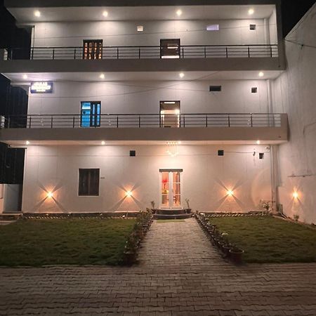 Gulab Residency Hotel Варанаси Екстериор снимка