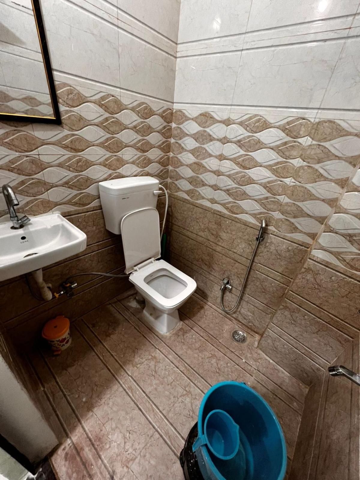 Gulab Residency Hotel Варанаси Екстериор снимка